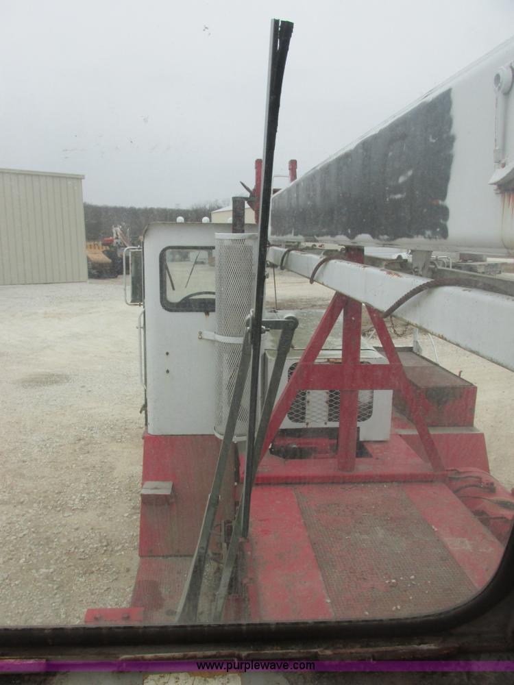 image for item AB9288 1972 Grove FWD crane truck