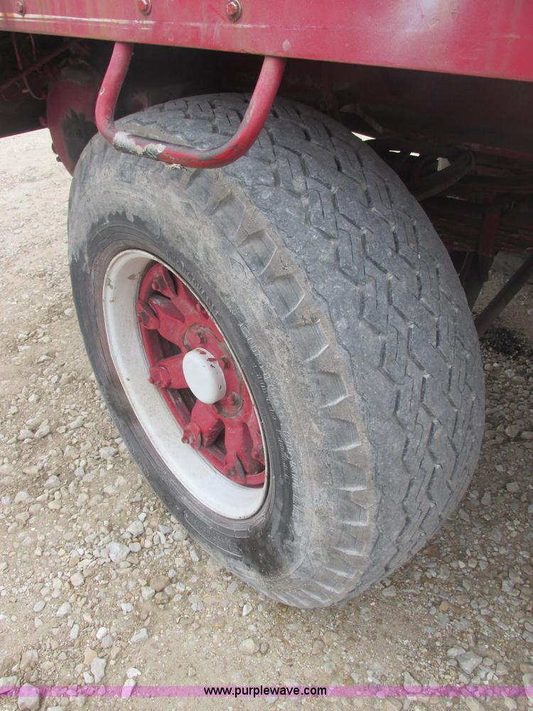 image for item AB9288 1972 Grove FWD crane truck