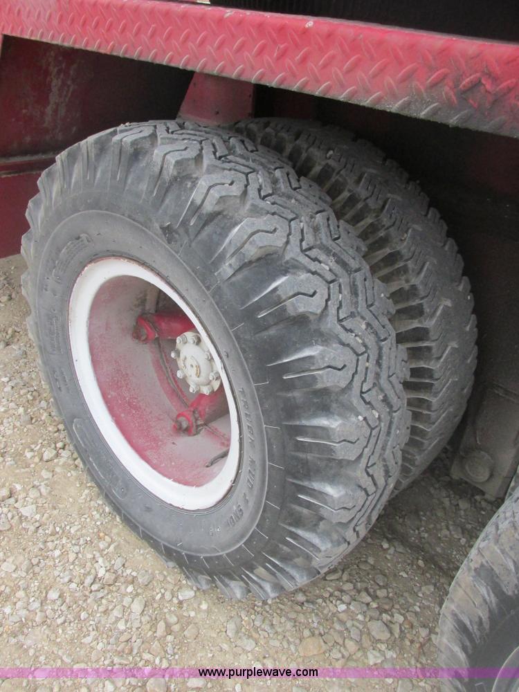 image for item AB9288 1972 Grove FWD crane truck