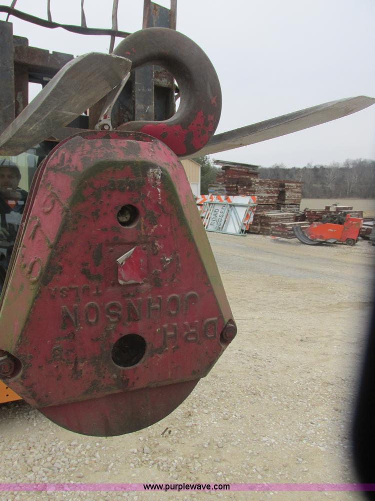 image for item AB9288 1972 Grove FWD crane truck