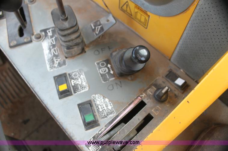 image for item AE9043 1999 Volvo A30C articulated haul truck