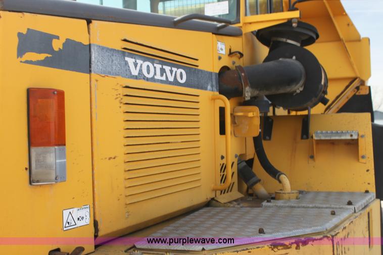 image for item AE9043 1999 Volvo A30C articulated haul truck