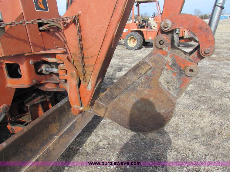 image for item AE9048 Ditch Witch 6510 trencher