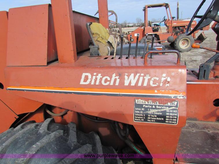 image for item AE9048 Ditch Witch 6510 trencher