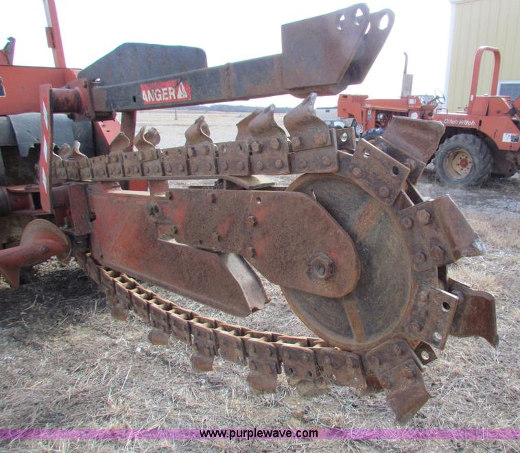 image for item AE9048 Ditch Witch 6510 trencher