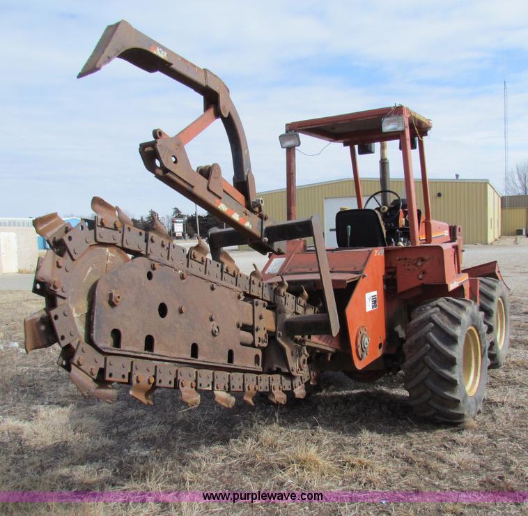 image for item AE9049 Ditch Witch 8020 trencher
