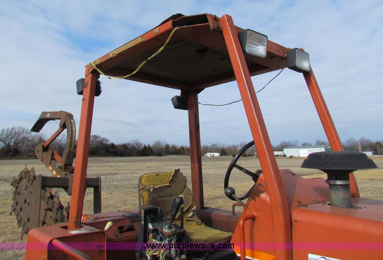 image for item AE9049 Ditch Witch 8020 trencher