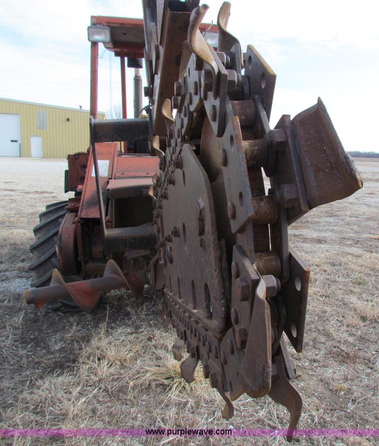 image for item AE9049 Ditch Witch 8020 trencher