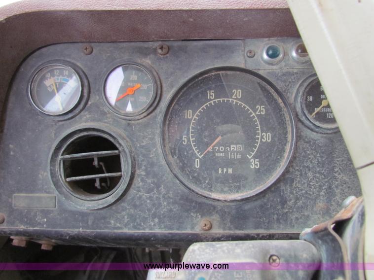 image for item AE9058 1976 International Transtar II semi truck