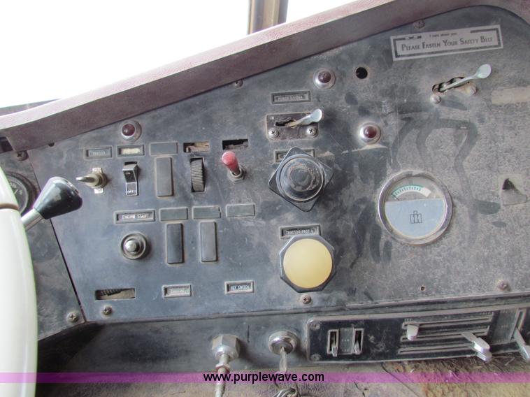 image for item AE9058 1976 International Transtar II semi truck