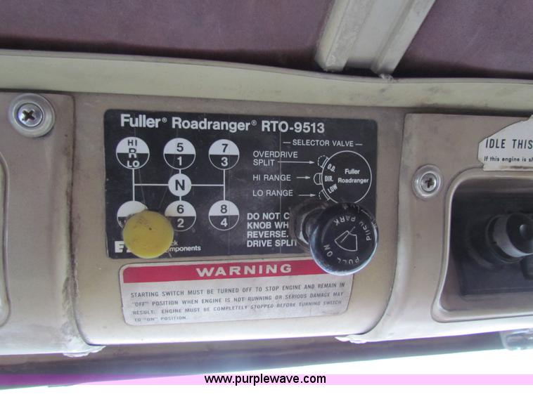 image for item AE9058 1976 International Transtar II semi truck