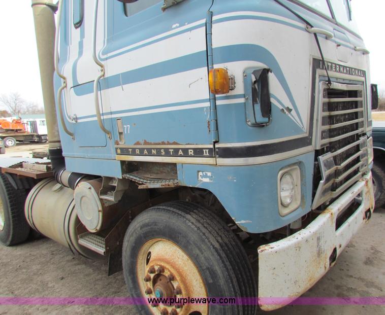 image for item AE9058 1976 International Transtar II semi truck