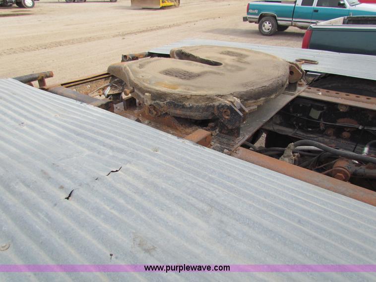 image for item AE9058 1976 International Transtar II semi truck