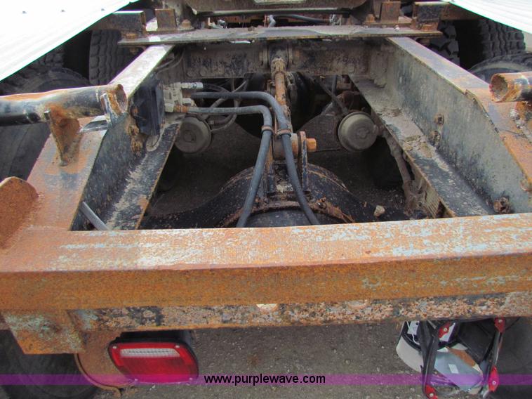 image for item AE9058 1976 International Transtar II semi truck