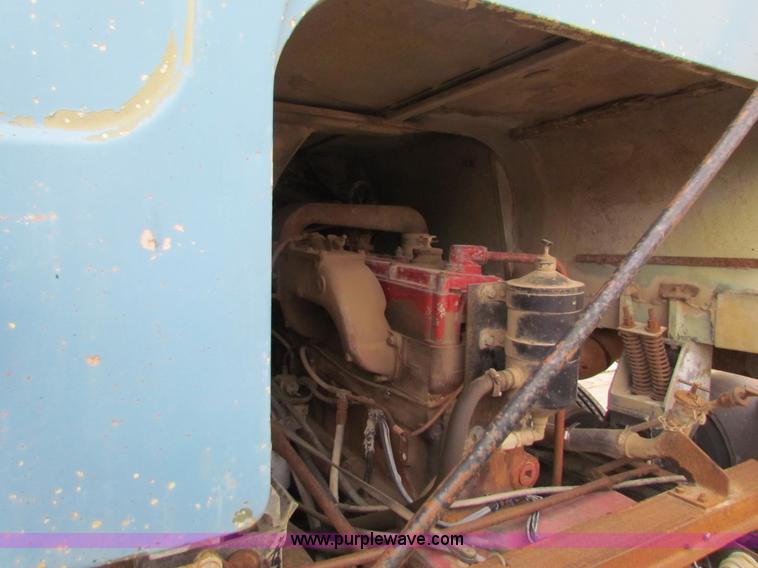 image for item AE9058 1976 International Transtar II semi truck