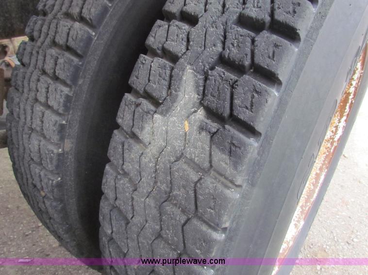 image for item AE9058 1976 International Transtar II semi truck