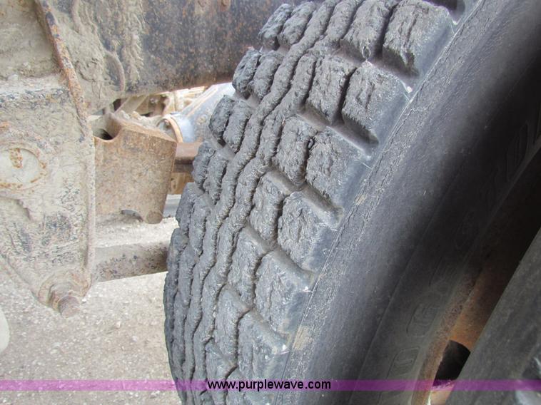 image for item AE9058 1976 International Transtar II semi truck