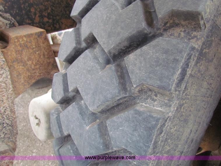 image for item AE9058 1976 International Transtar II semi truck