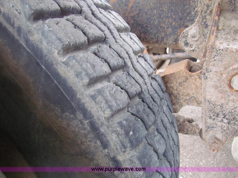 image for item AE9058 1976 International Transtar II semi truck