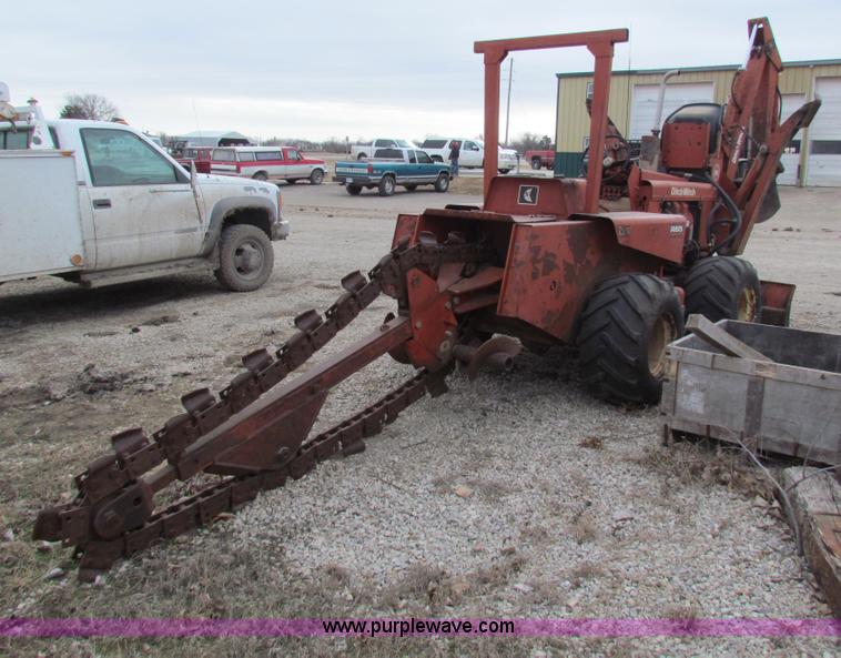 image for item AE9059 Ditch Witch R65 trencher