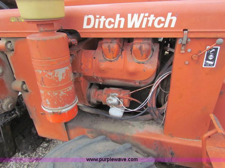 image for item AE9059 Ditch Witch R65 trencher