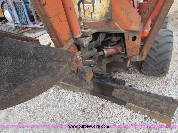 image for item AE9059 Ditch Witch R65 trencher