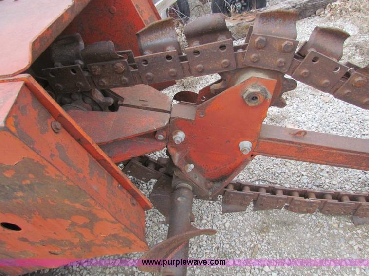image for item AE9059 Ditch Witch R65 trencher