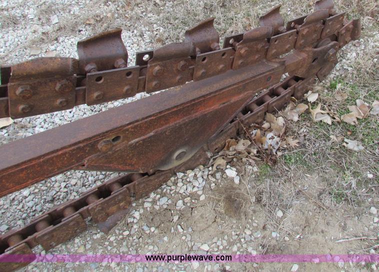 image for item AE9059 Ditch Witch R65 trencher