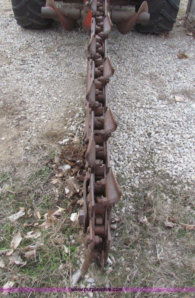 image for item AE9059 Ditch Witch R65 trencher