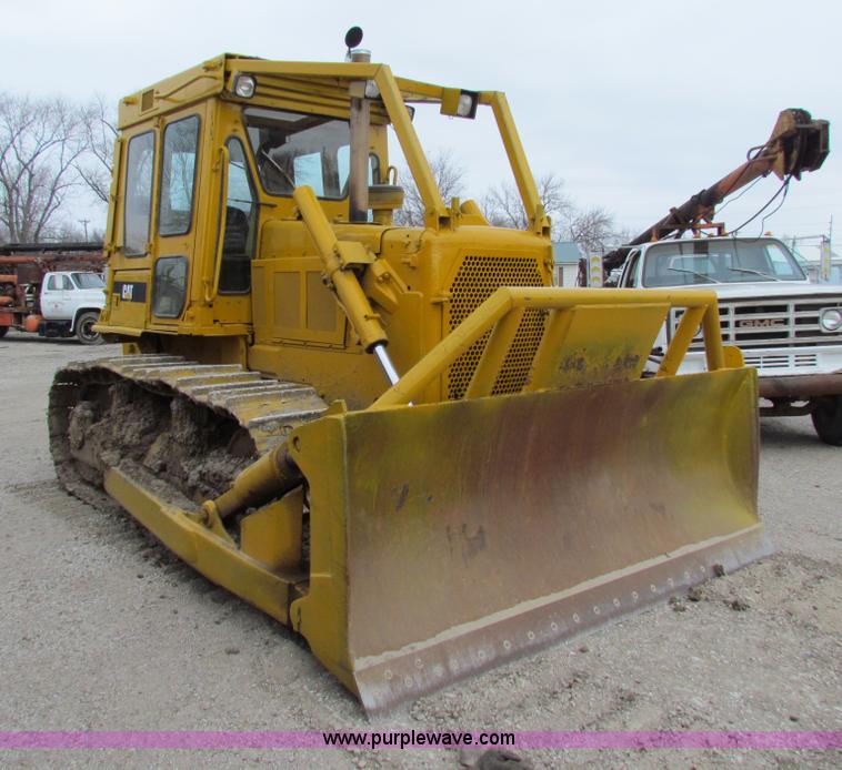 image for item AE9061 1981 Caterpillar D6D dozer