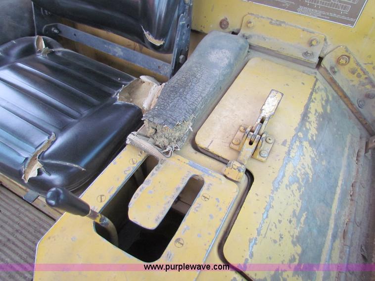 image for item AE9061 1981 Caterpillar D6D dozer