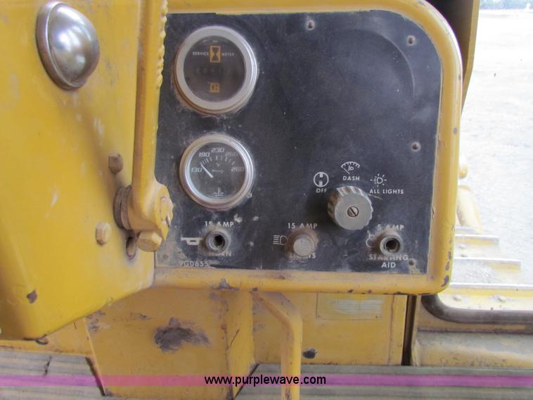 image for item AE9061 1981 Caterpillar D6D dozer