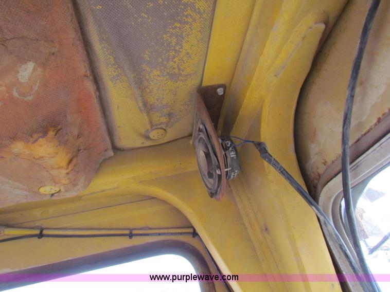 image for item AE9061 1981 Caterpillar D6D dozer