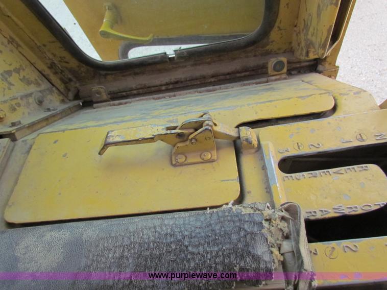 image for item AE9061 1981 Caterpillar D6D dozer