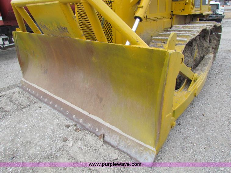 image for item AE9061 1981 Caterpillar D6D dozer