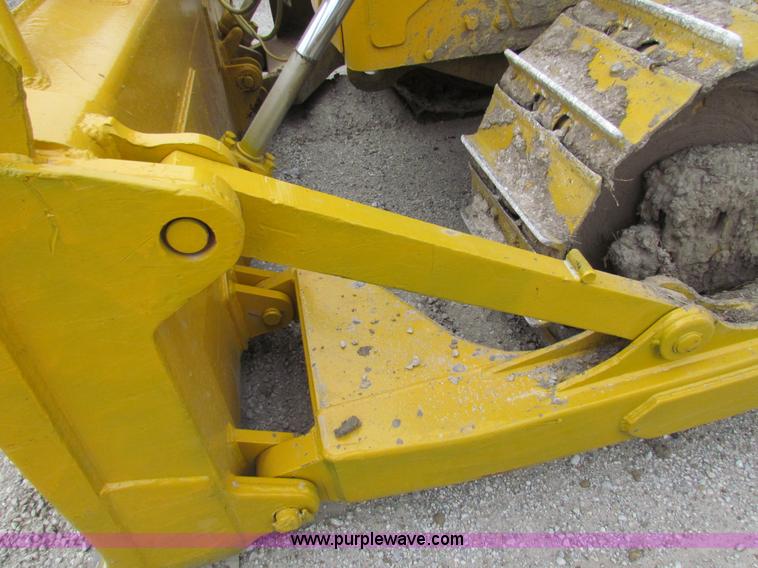 image for item AE9061 1981 Caterpillar D6D dozer