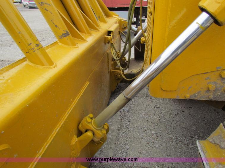 image for item AE9061 1981 Caterpillar D6D dozer