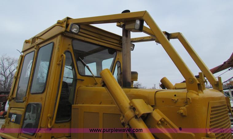 image for item AE9061 1981 Caterpillar D6D dozer