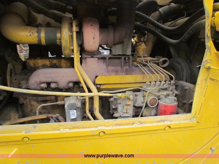 image for item AE9061 1981 Caterpillar D6D dozer