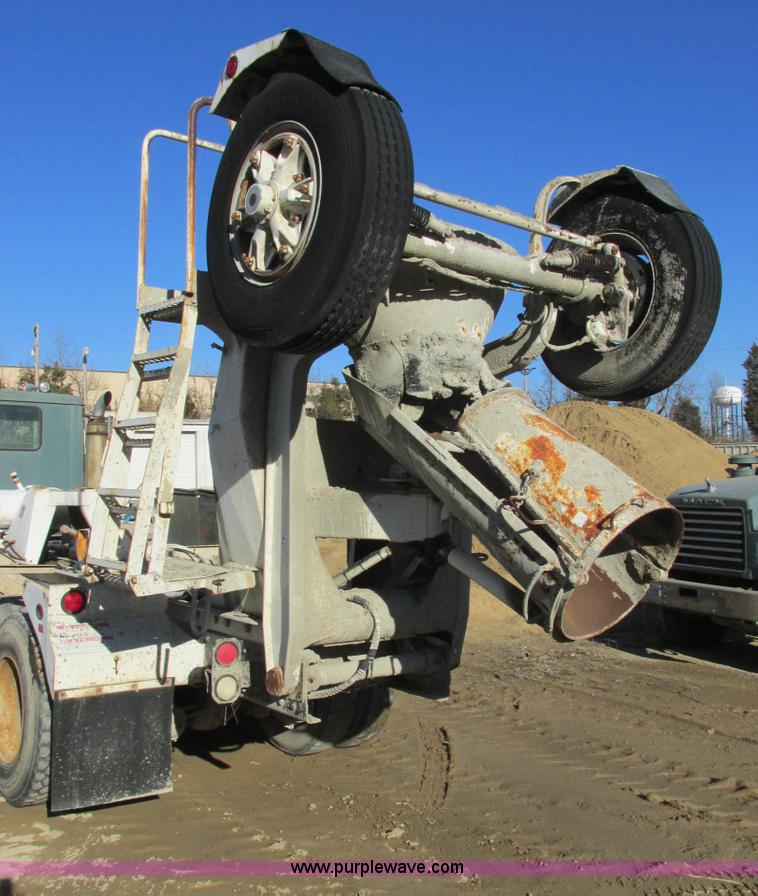 image for item AN9131 1989 International Paystar 5000 mixer truck