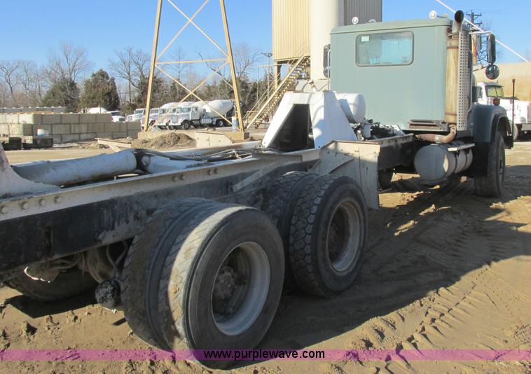 image for item AN9131 1989 International Paystar 5000 mixer truck