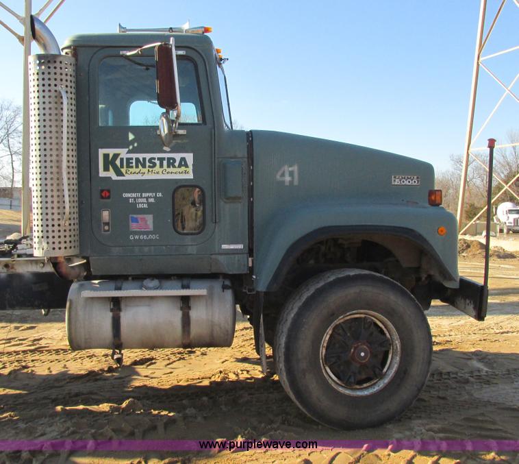 image for item AN9131 1989 International Paystar 5000 mixer truck