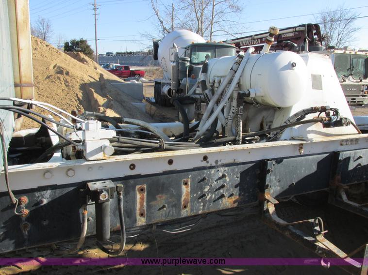 image for item AN9131 1989 International Paystar 5000 mixer truck