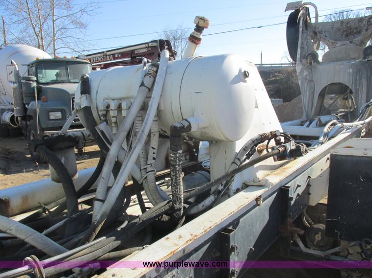 image for item AN9131 1989 International Paystar 5000 mixer truck