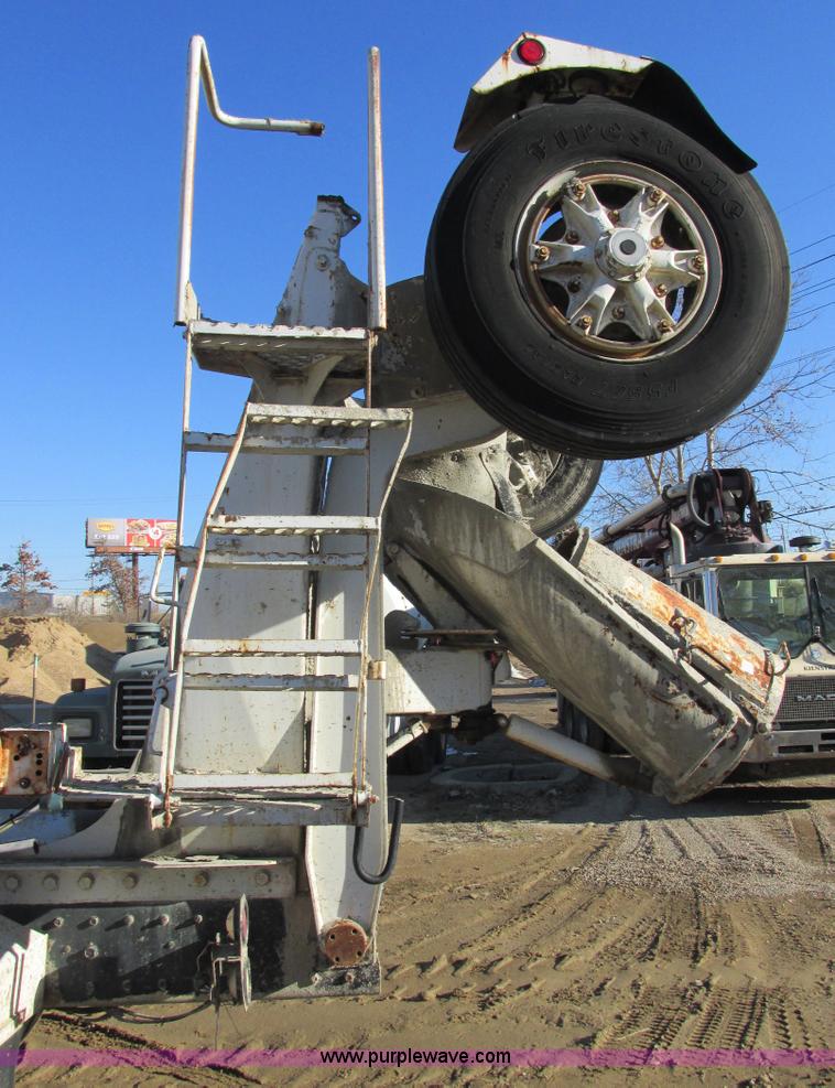 image for item AN9131 1989 International Paystar 5000 mixer truck