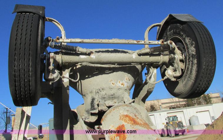 image for item AN9131 1989 International Paystar 5000 mixer truck