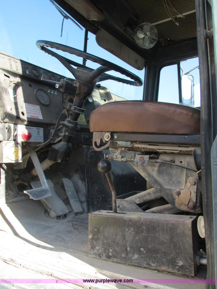 image for item AN9131 1989 International Paystar 5000 mixer truck