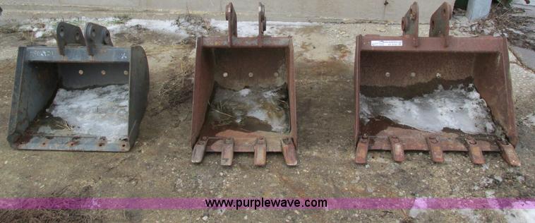 image for item AY9730 (3) Bobcat 331 buckets