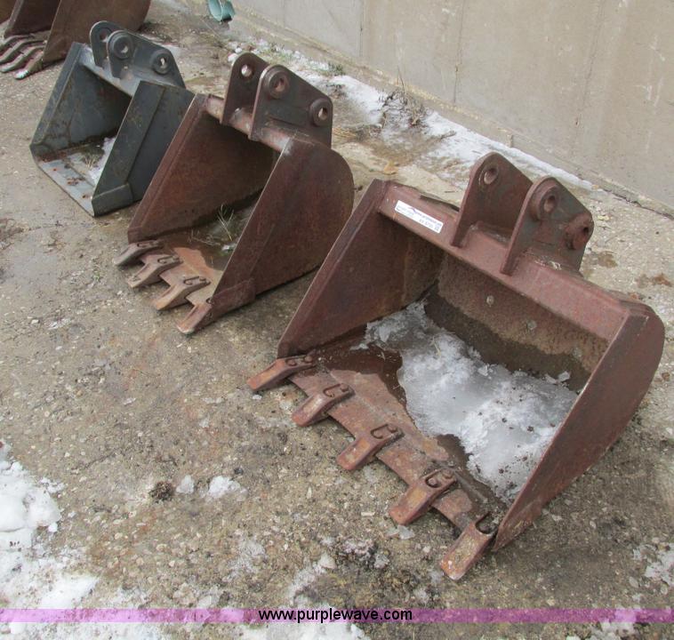 image for item AY9730 (3) Bobcat 331 buckets