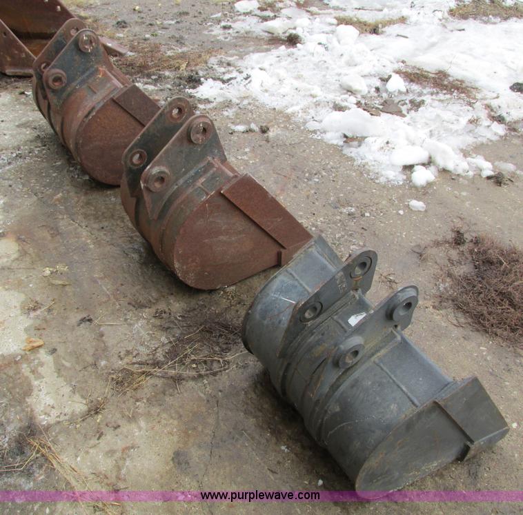 image for item AY9730 (3) Bobcat 331 buckets